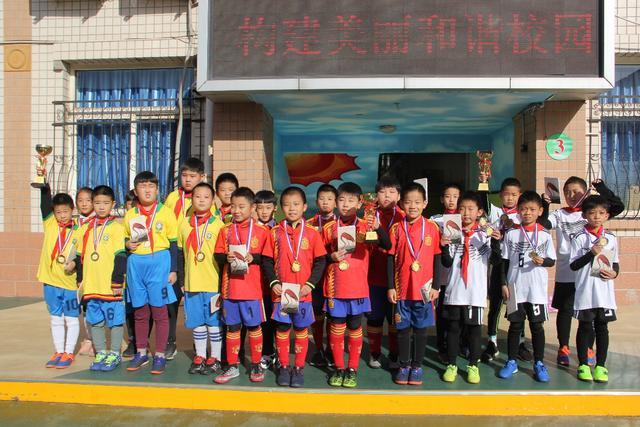 广州蒲公英主场亮剑斩首胜 花都足球热土再燃热血荣光